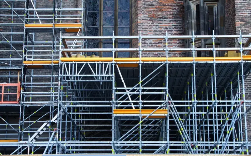 Investire in immobili da ristrutturare a Firenze: vantaggi, rischi e bonus 2025